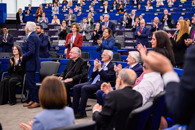 Photo 8: EP Plenary Session - European Order of Merit – Conferral ceremony