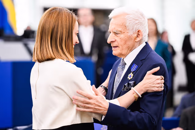 Photo 43: EP Plenary Session - European Order of Merit – Conferral ceremony