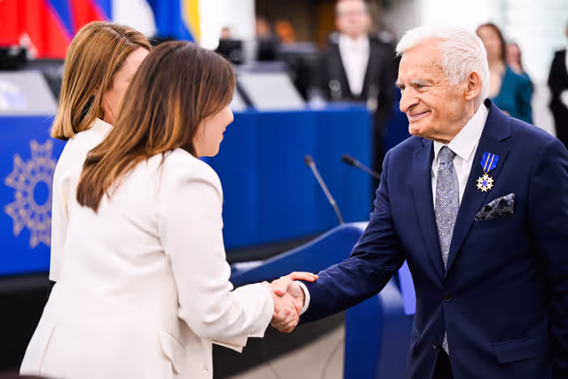 Photo 47: EP Plenary Session - European Order of Merit – Conferral ceremony