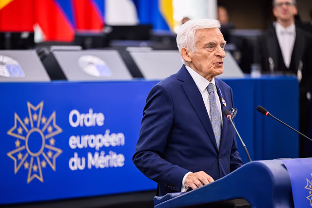 Photo 48: EP Plenary Session - European Order of Merit – Conferral ceremony