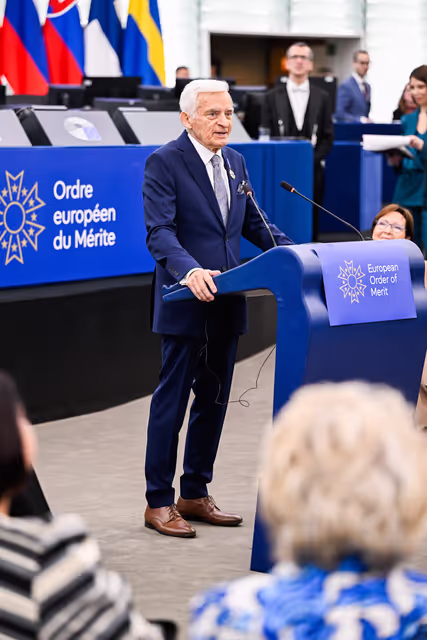 Photo 41: EP Plenary Session - European Order of Merit – Conferral ceremony