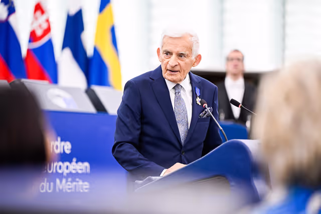 Photo 42: EP Plenary Session - European Order of Merit – Conferral ceremony