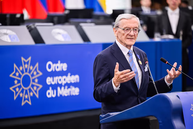 Photo 25: EP Plenary Session - European Order of Merit – Conferral ceremony