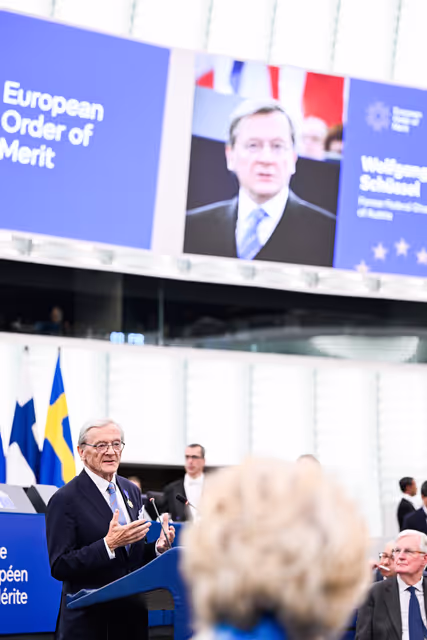 Photo 23: EP Plenary Session - European Order of Merit – Conferral ceremony