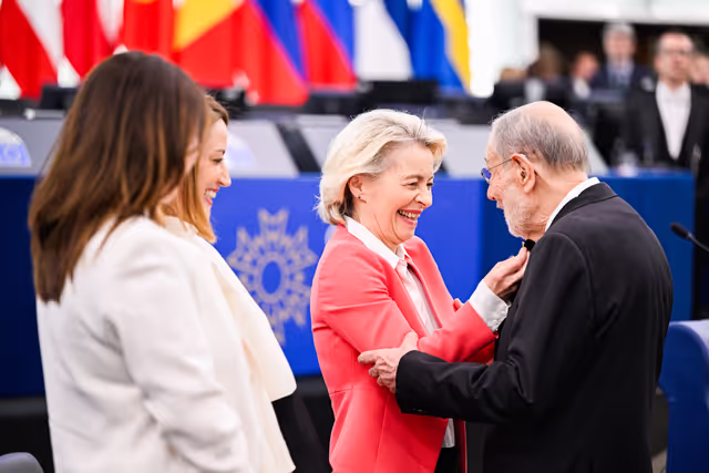 Photo 15: EP Plenary Session - European Order of Merit – Conferral ceremony