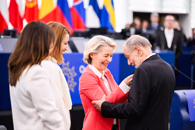 Photo 13: EP Plenary Session - European Order of Merit – Conferral ceremony