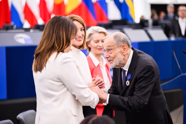 Photo 14: EP Plenary Session - European Order of Merit – Conferral ceremony