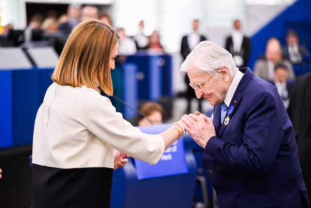Photo 40: EP Plenary Session - European Order of Merit – Conferral ceremony