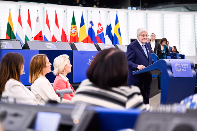 Photo 37: EP Plenary Session - European Order of Merit – Conferral ceremony