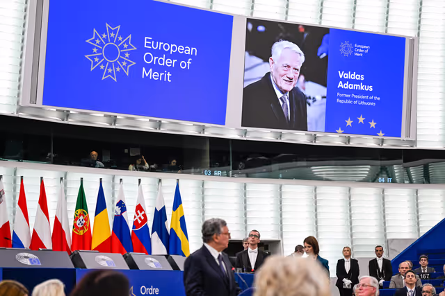 Photo 28: EP Plenary Session - European Order of Merit – Conferral ceremony