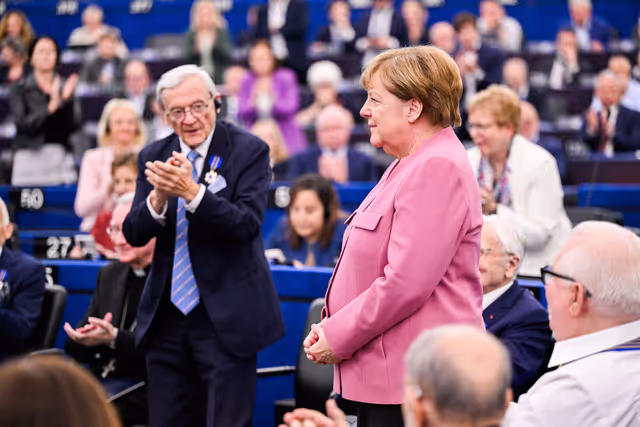 Photo 42: EP Plenary Session - European Order of Merit – Conferral ceremony