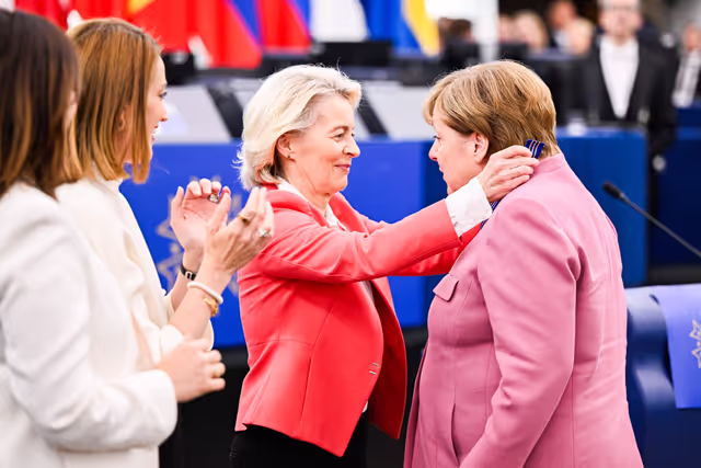 Photo 28: EP Plenary Session - European Order of Merit – Conferral ceremony
