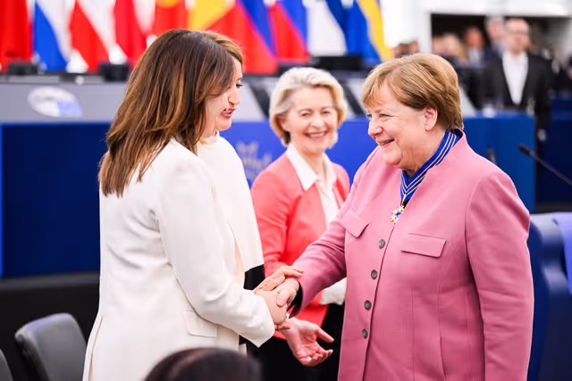 Photo 31: EP Plenary Session - European Order of Merit – Conferral ceremony