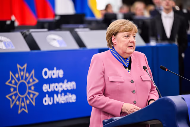 Photo 30: EP Plenary Session - European Order of Merit – Conferral ceremony