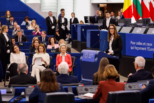 Photo 8: EP Plenary Session - European Order of Merit – Conferral ceremony