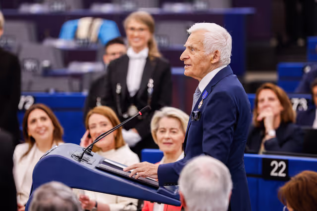 Photo 6: EP Plenary Session - European Order of Merit – Conferral ceremony