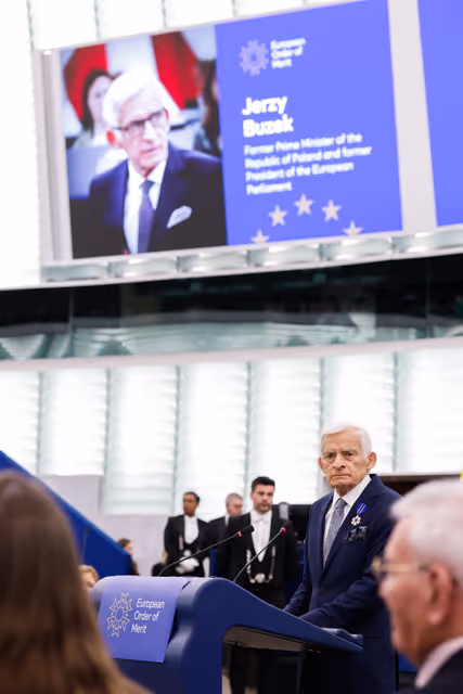 Photo 38: EP Plenary Session - European Order of Merit – Conferral ceremony