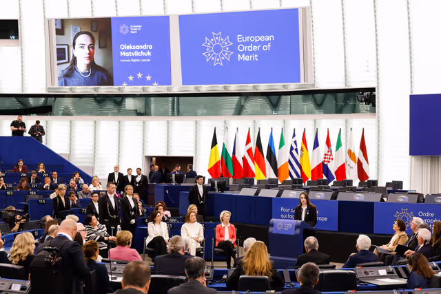 Photo 41: EP Plenary Session - European Order of Merit – Conferral ceremony
