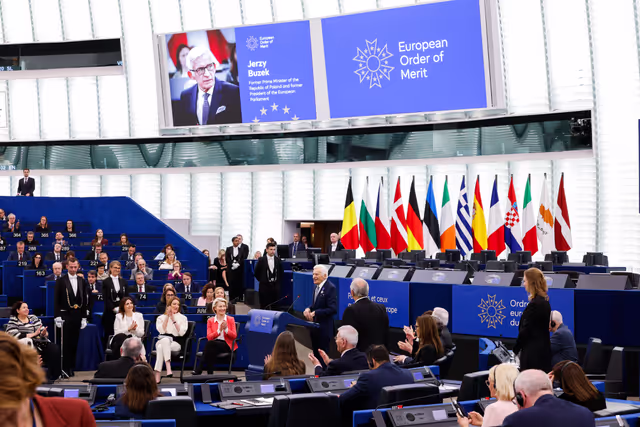 Photo 35: EP Plenary Session - European Order of Merit – Conferral ceremony