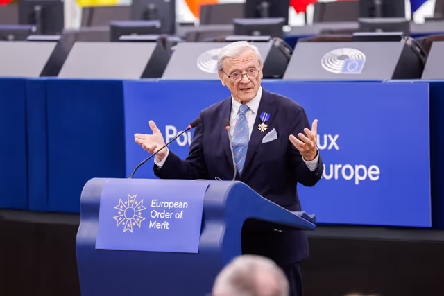 Photo 21: EP Plenary Session - European Order of Merit – Conferral ceremony
