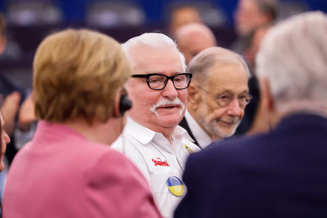 Photo 19: EP Plenary Session - European Order of Merit – Conferral ceremony