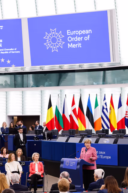 Photo 23: EP Plenary Session - European Order of Merit – Conferral ceremony