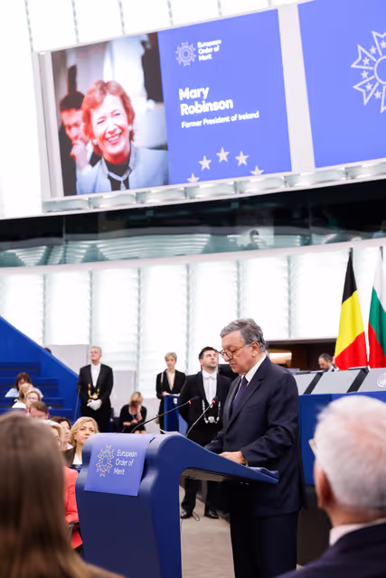 Photo 22: EP Plenary Session - European Order of Merit – Conferral ceremony