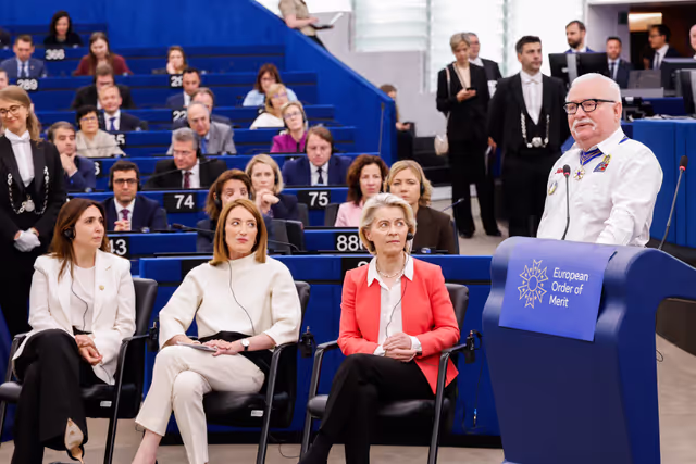 Photo 2: EP Plenary Session - European Order of Merit – Conferral ceremony