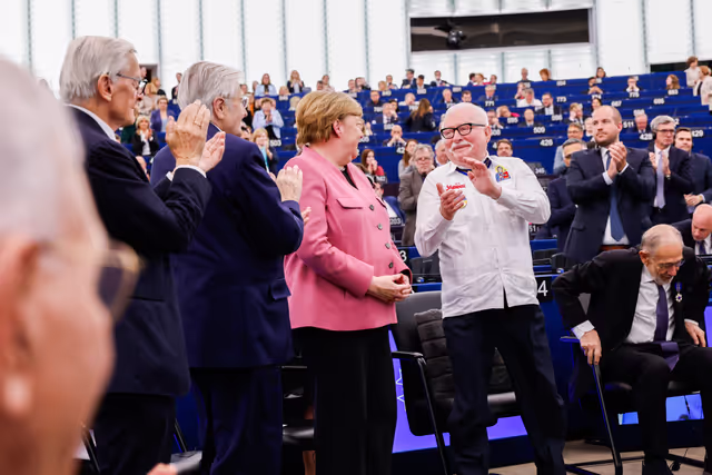 Photo 40: EP Plenary Session - European Order of Merit – Conferral ceremony