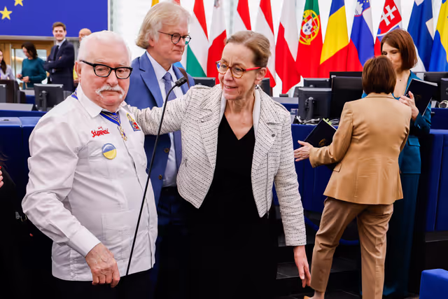 Photo 6: EP Plenary Session - European Order of Merit – Conferral ceremony