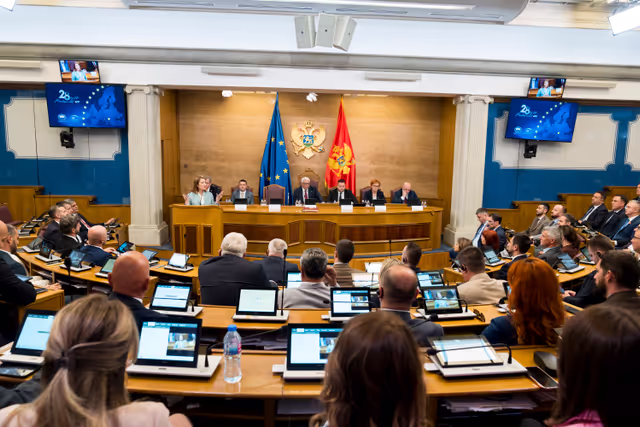 Fotografi 6: Roberta METSOLA, EP President visit to Podgorica (Montenegro) - Meeting with Andrija MANDIĆ, President of the Montenegrin Parliament and speech at the Montenegrin Parliament