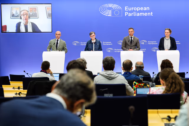Fotografi 30: Press conference on Migration pact