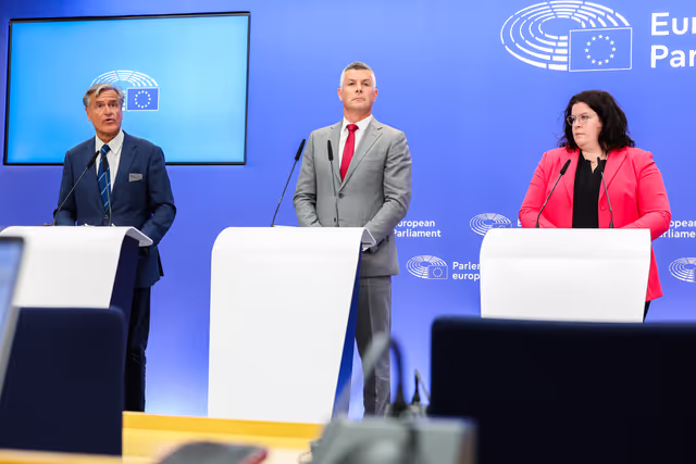 Fotografi 23: Press conference on Migration pact