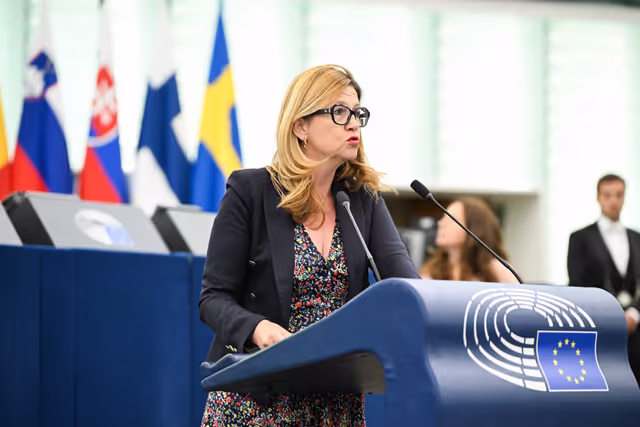 EP Plenary Session - Protecting children’s safety and mental health from the risks posed by social media – our duty to act now