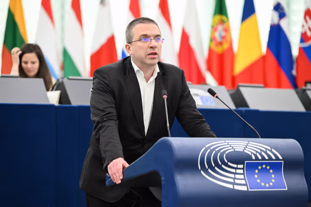 EP Plenary Session - Protecting children’s safety and mental health from the risks posed by social media – our duty to act now
