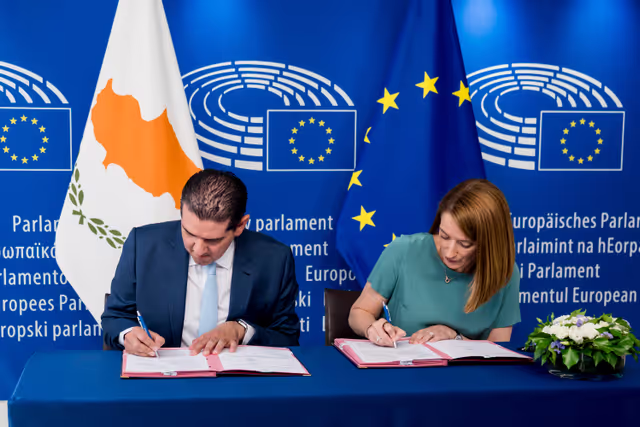 LEX signing ceremony of the Turnberry Files in the presence of Roberta METSOLA, EP President and Michális DAMIANÓS, Cypriot Minister for Energy, Commerce and Industry, on behalf of the Cyprus Presidency