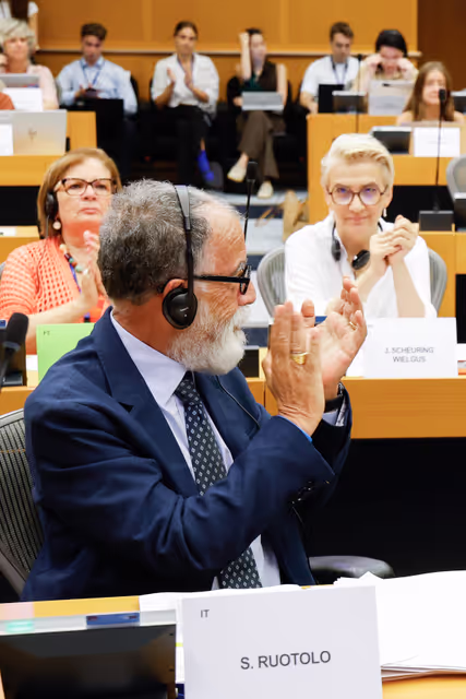 CULT - Voting session - Impact of social media and the online environment on young people