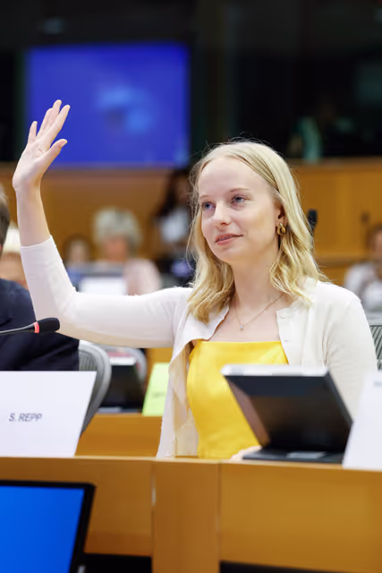 CULT - Voting session - Impact of social media and the online environment on young people