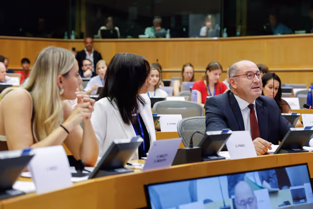 CULT - Voting session - Impact of social media and the online environment on young people