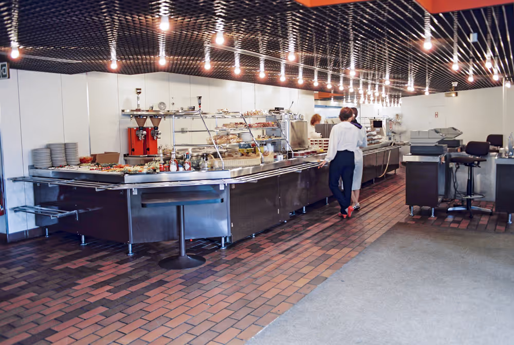 Kitchen and restaurant at the EP in Strasbourg.