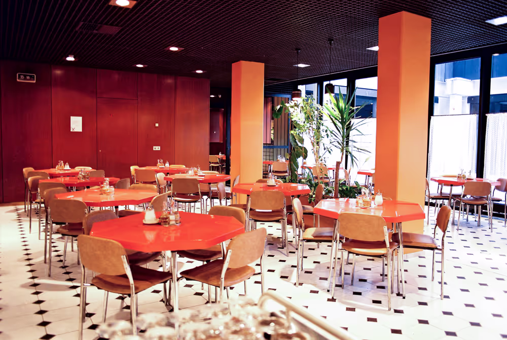 Kitchen and restaurant at the EP in Luxembourg.