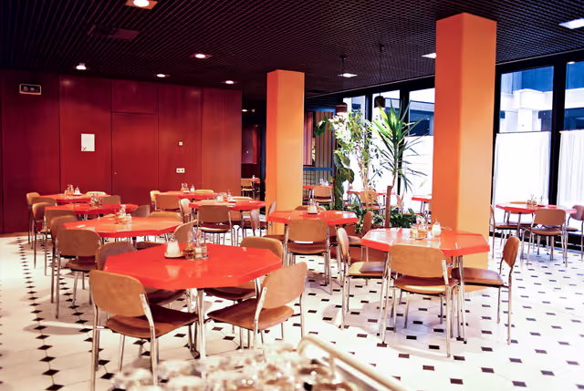 Billede 14: Kitchen and restaurant at the EP in Luxembourg.