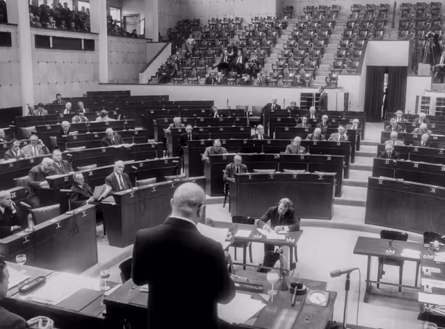 Fotagrafa 19: EP President Mario SCELBA chairs a session in Strasbourg, France, October 7, 1969.