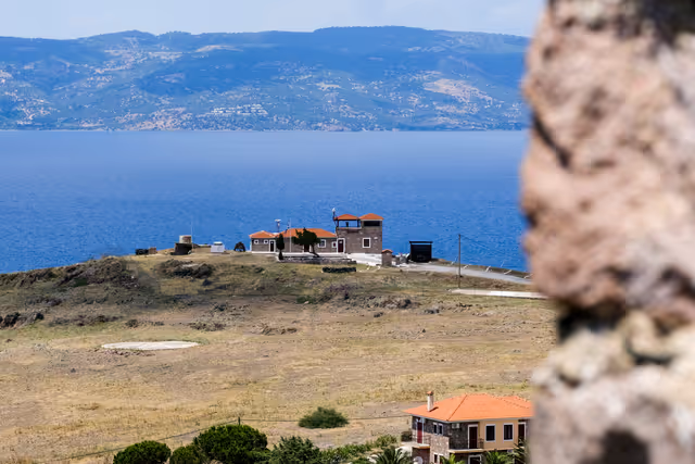 Nuotrauka 3: Lesbos (Lesvos) - Molyvos military post overlooking Aegean Sea, some 10 kilometres away from Turkish Coast.