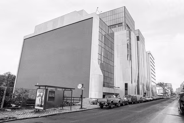 Fotografija 3: Outside view of the Conference Center ' Albert Borschette ' in the European district in Brussels