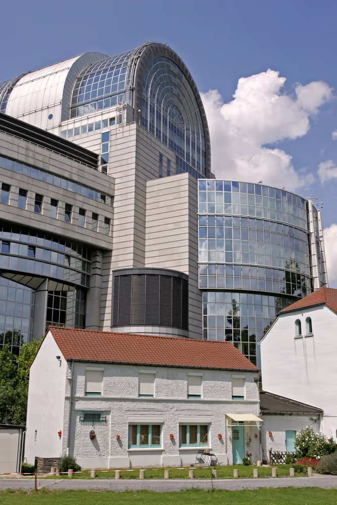 Outside view of the Paul-Henri SPAAK Building